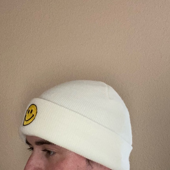 Men’s smiley face beanie matching set white headwear zumiez winter streetwear - Picture 4 of 15